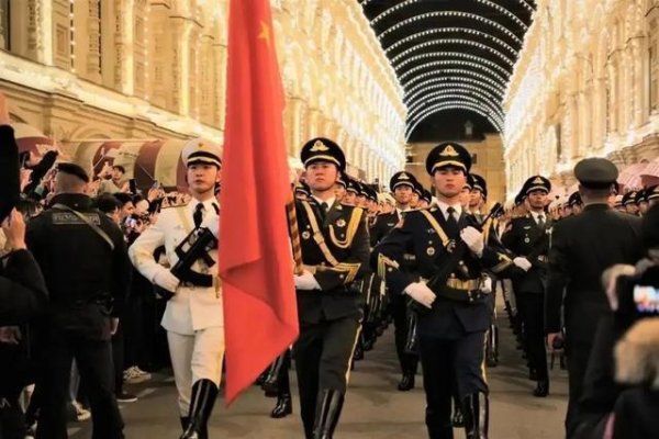 中金财富 中国武器刚在印巴露脸，解放军又在莫斯科，尽显“威武之师”风采